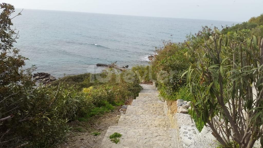 Girne Alsancak'ta Kiralık Lüks Villa