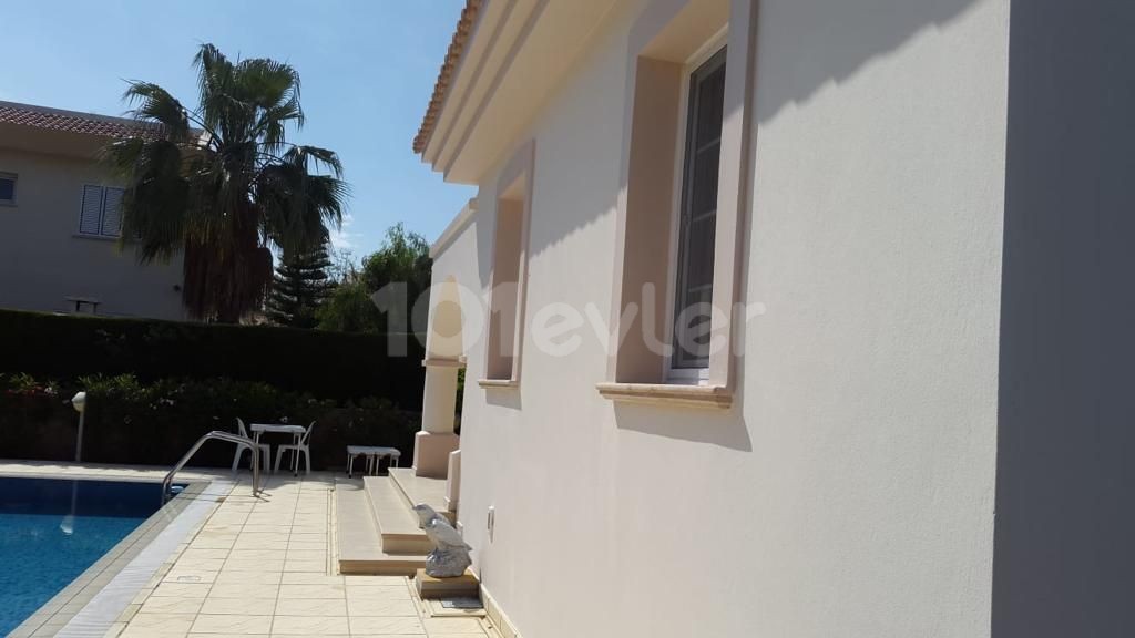 Girne Alsancak'ta Kiralık Lüks Villa