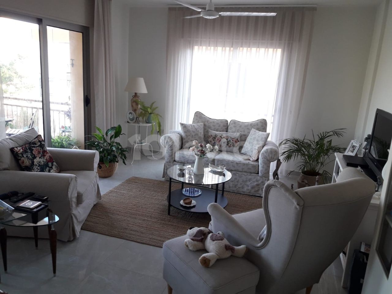 Apartment with Terrace for Sale in Kyrenia Lapta ** 