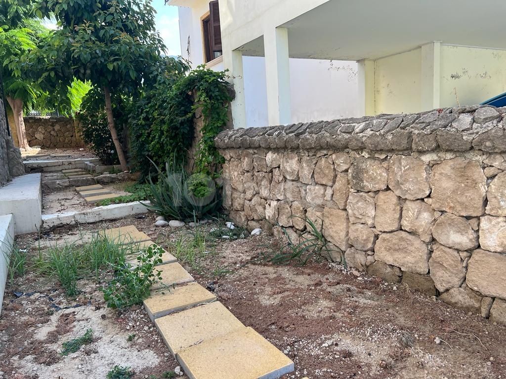 3+1 Villa mit privatem Garten zum Verkauf in Kyrenia Chatalköy ** 