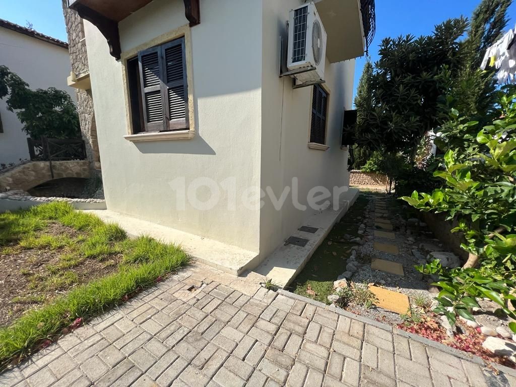 3+1 Villa mit privatem Garten zum Verkauf in Kyrenia Chatalköy ** 