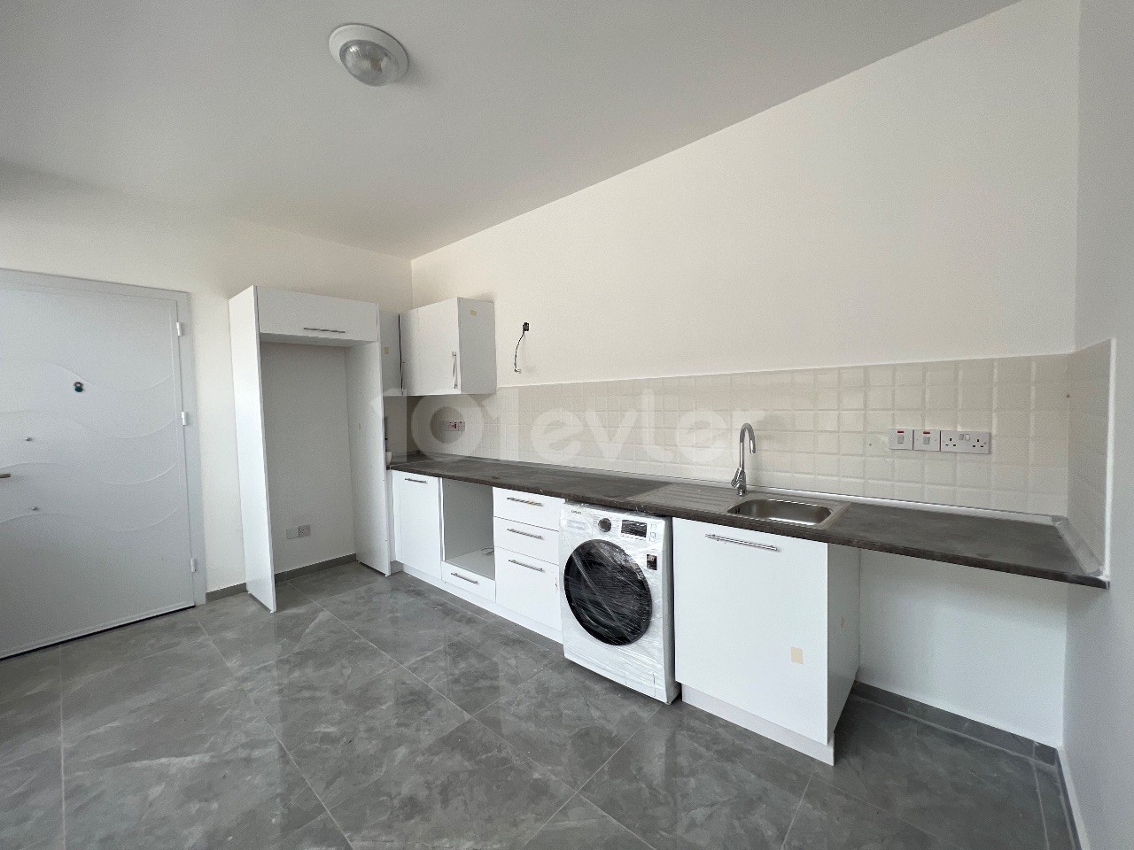 1 + 1 and 2 + 1 Affordable Fully Furnished Apartments for Rent in Kyrenia Karaoglanoglu! ** 