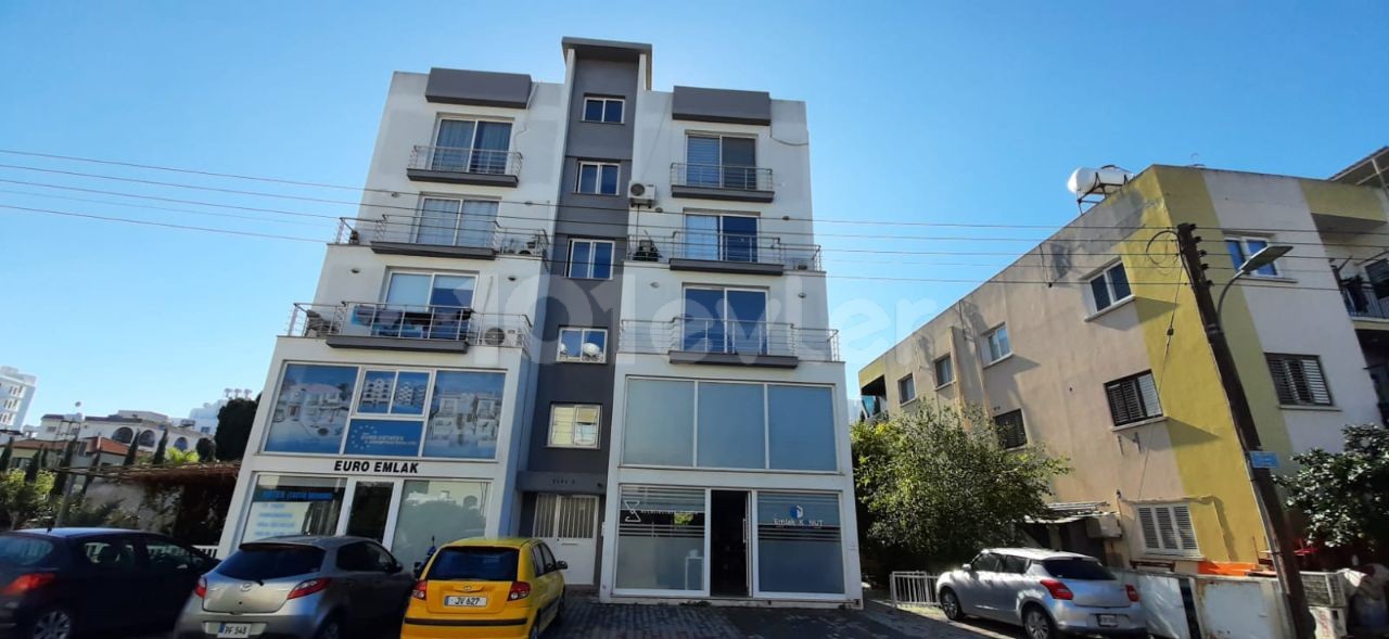 2+1 WOHNUNG ZUM VERKAUF IN NIKOSIA ZENTRUM YENISEHIR ** 