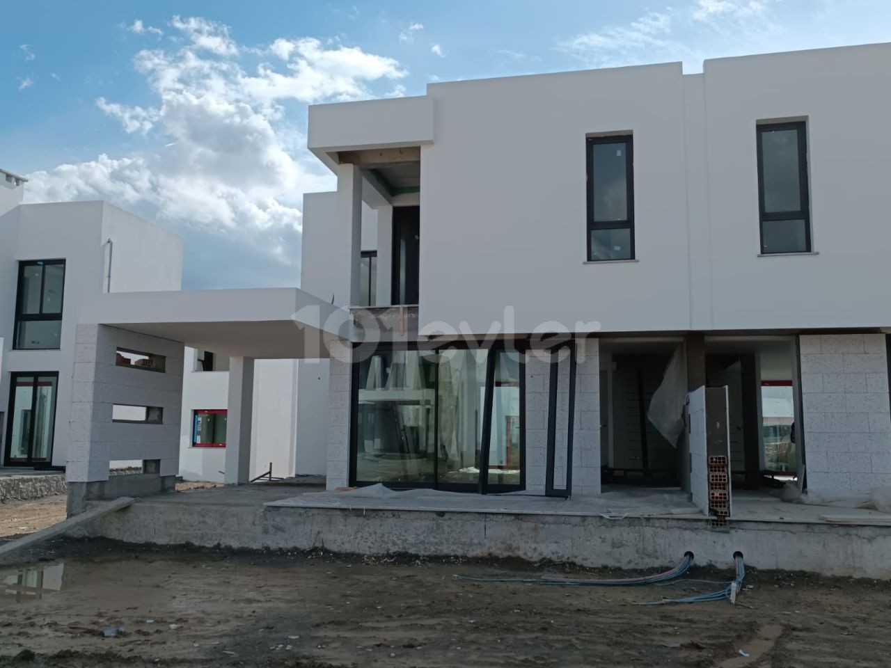 TWIN DUPLEX HOUSES WITH MODERN ARCHITECTURE AND ERGONOMIC DESIGN FOR SALE IN ONE OF THE ELITE AREAS OF LEFKOŞA