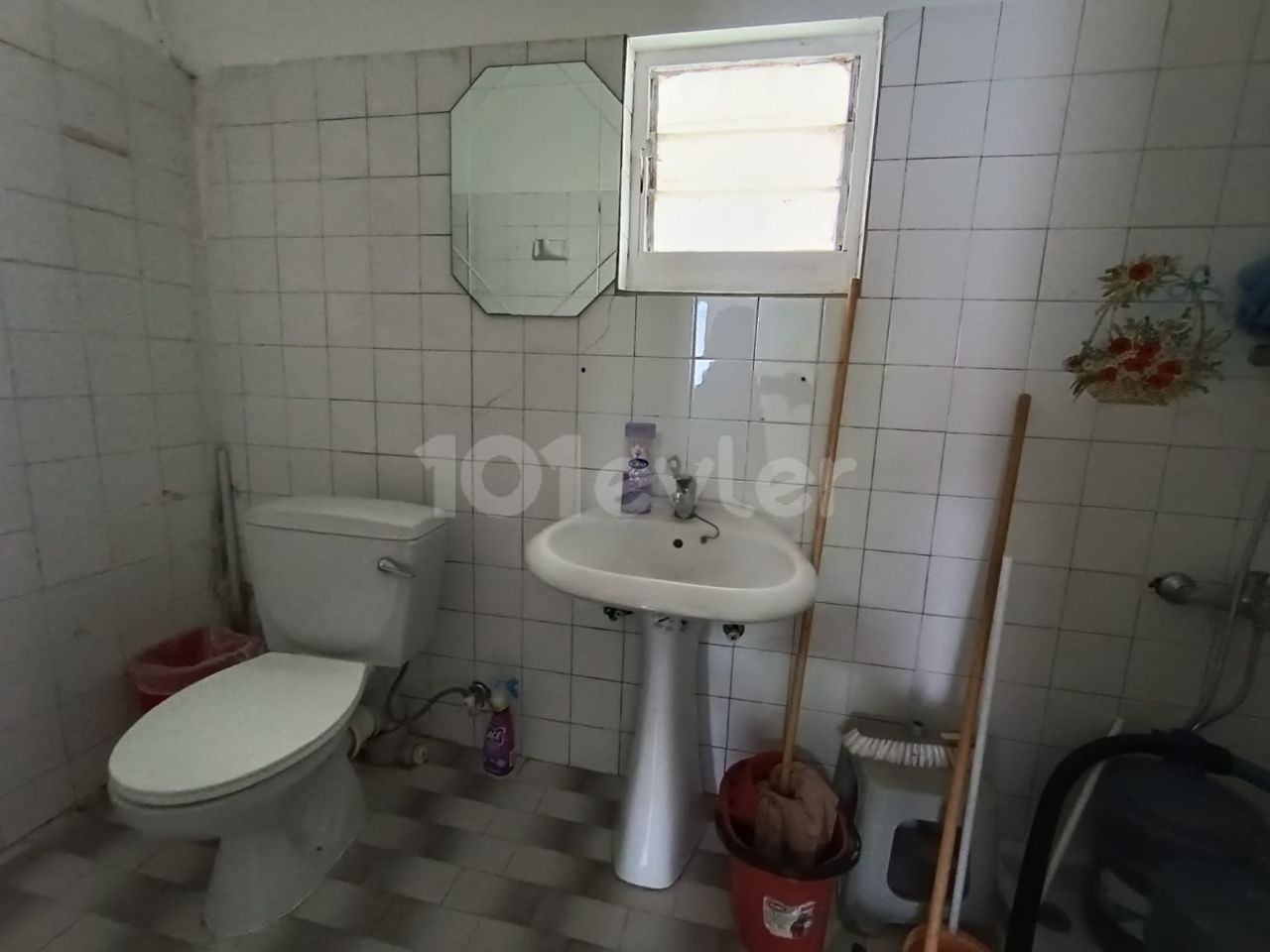 3+1 WOHNUNG IM 1. STOCK ZU VERMIETEN AN STUDENTEN IN DEREBOY AVENUE IN KÖŞKLÜÇİFTLİK