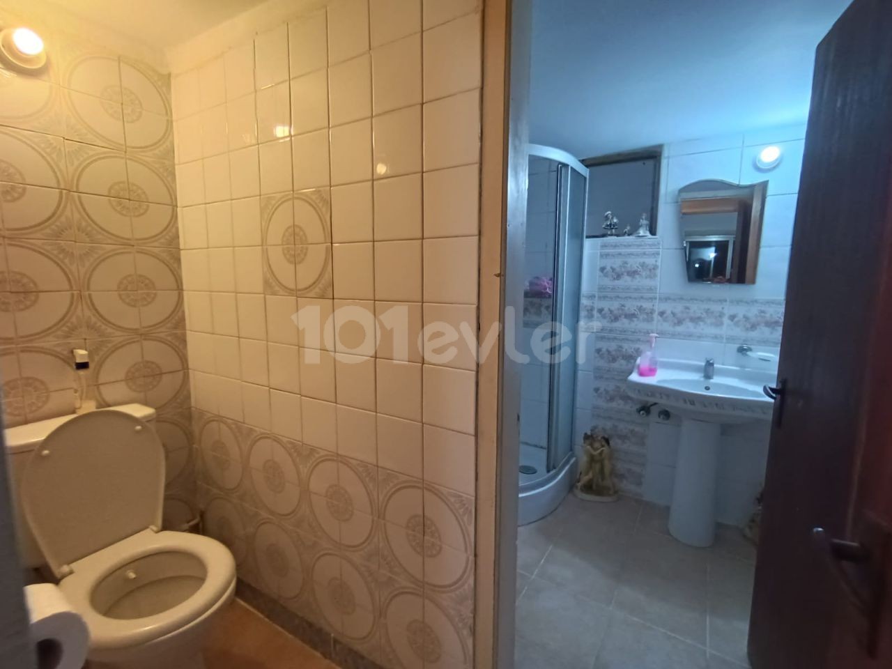 3+1 WOHNUNG IM 1. STOCK ZU VERMIETEN AN STUDENTEN IN DEREBOY AVENUE IN KÖŞKLÜÇİFTLİK