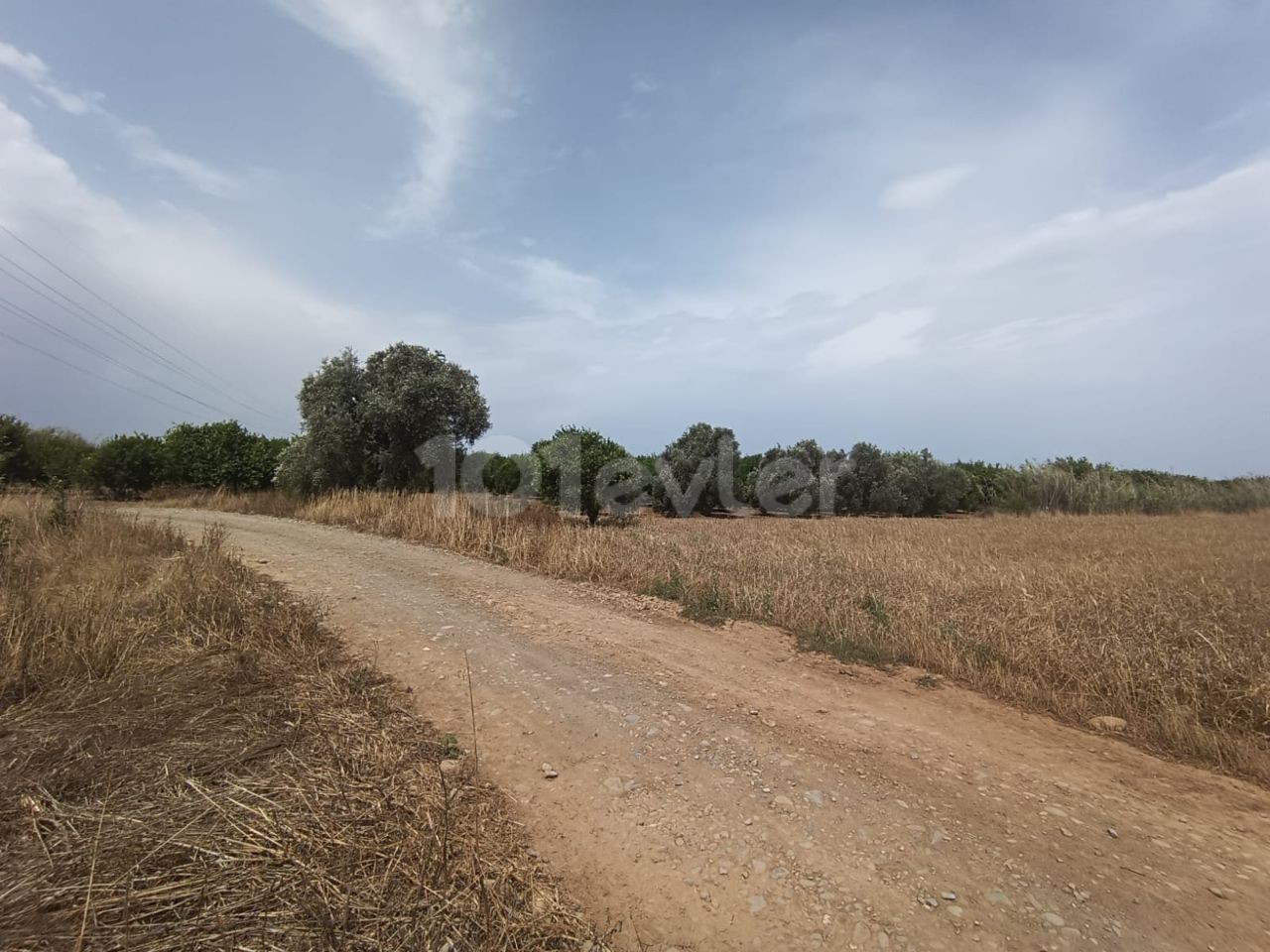 AKÇAY FOR SALE FIELD ROAD VILLAGE NEXT AND RED EARTH