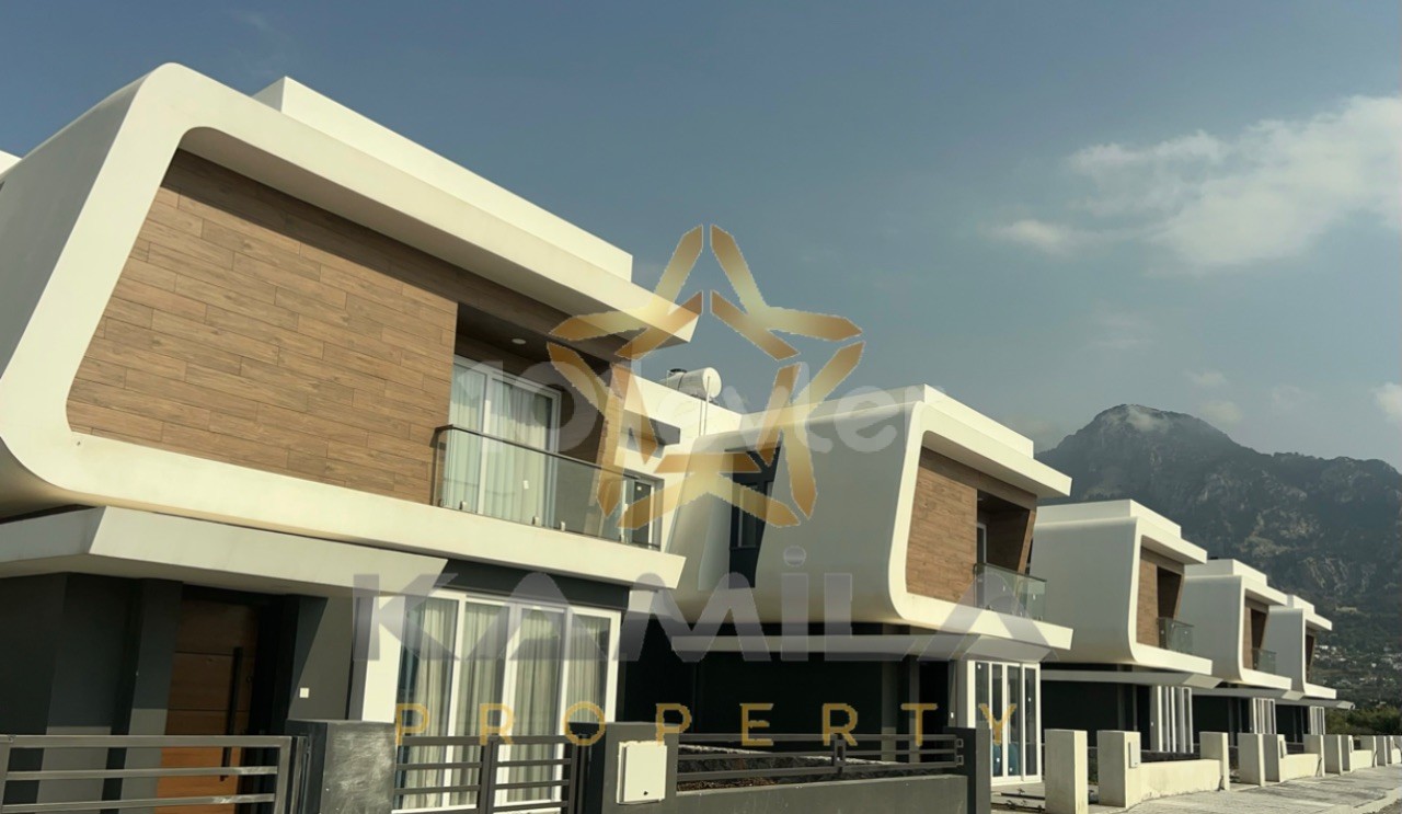 Denize 200 metre Satılık Modern 3+1 Villa 