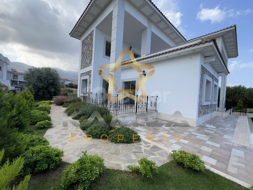 5+1 New Pool Villa for Sale in Yesiltepe