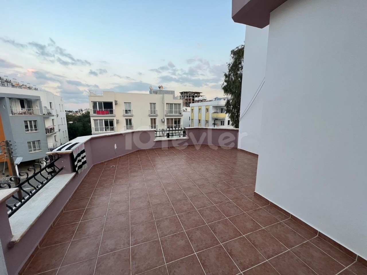 KYRENIA CENTER 4+1 PENTHOUSE