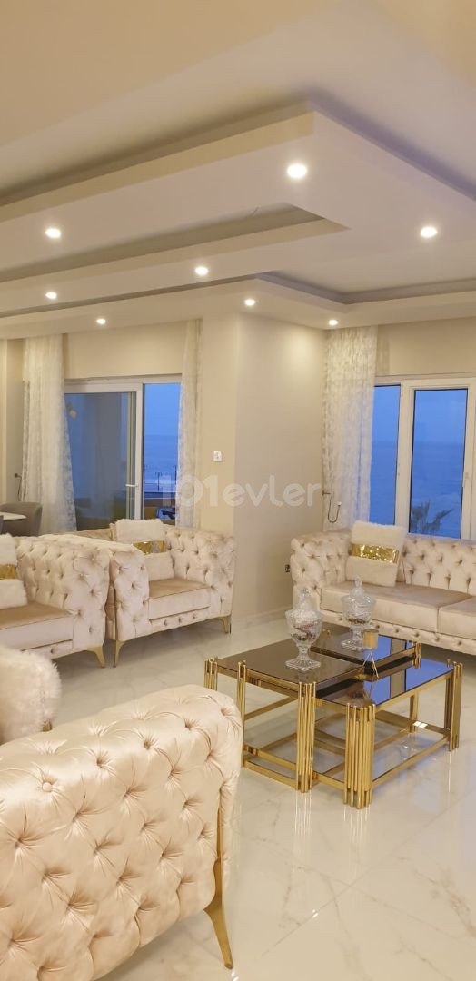 3+1 FOR SALE IN KYRENIA CENTER