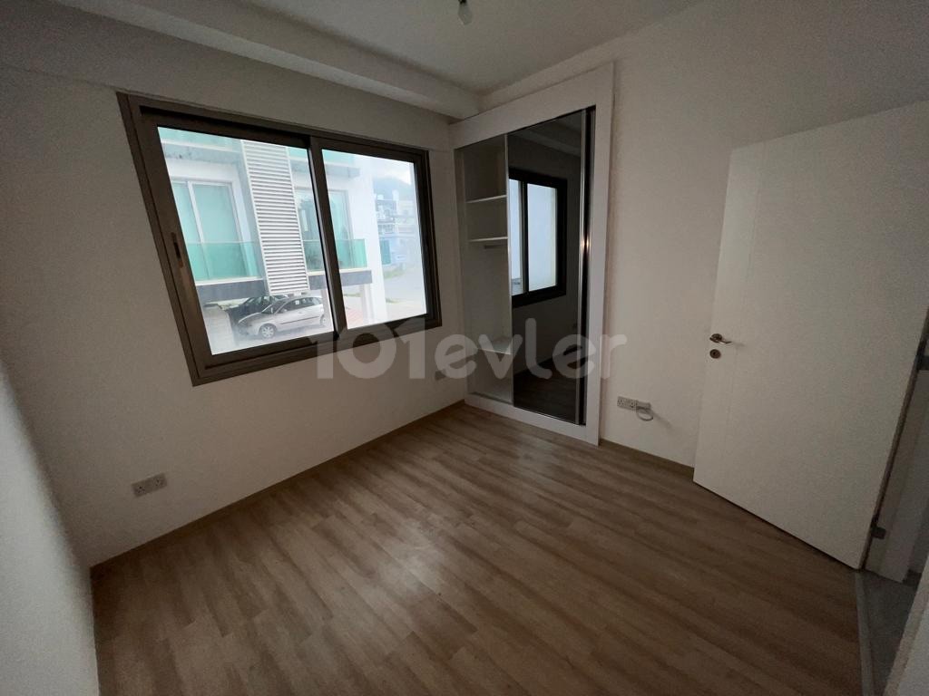 GİRNE MERKEZDE SATILIK 2+1 DAİRE 