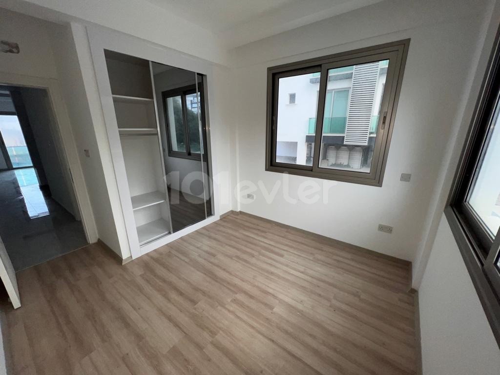 GİRNE MERKEZDE SATILIK 2+1 DAİRE 