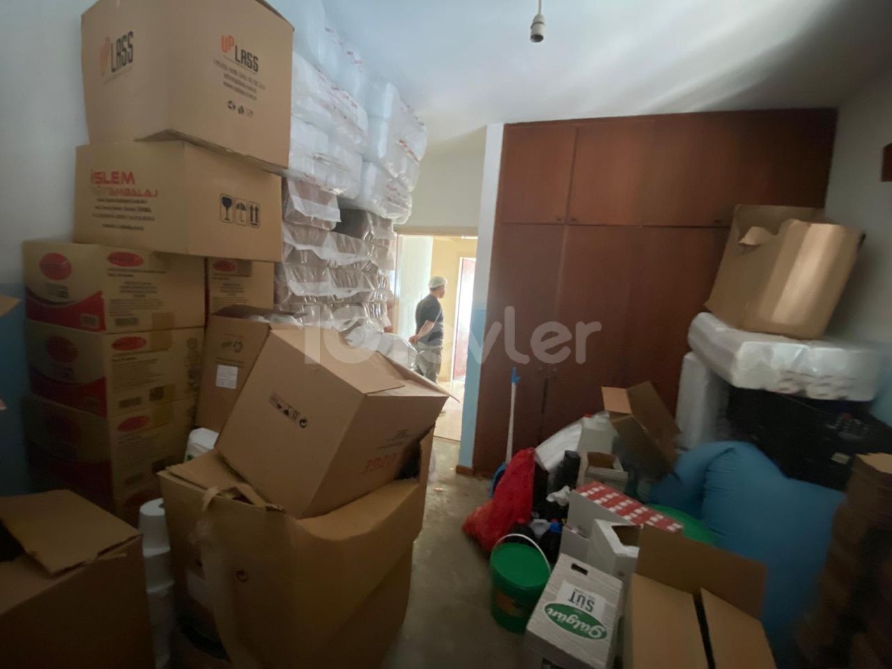 Kyrenia/Central 3+1 Wohnung im zweiten Stock zu verkaufen