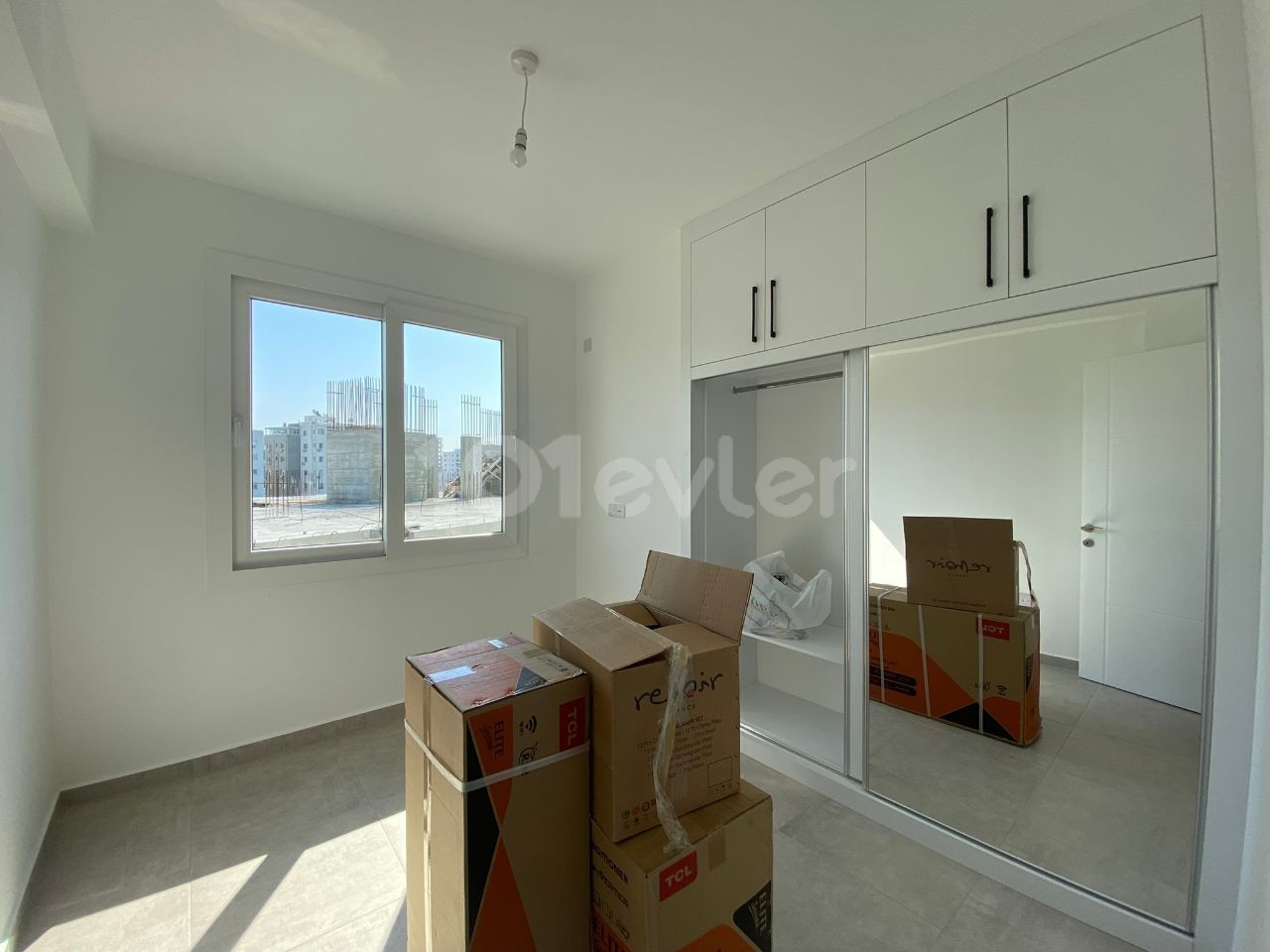 GAZİMAĞUSA MERKEZDE SIFIR EŞYALI 3+1 SATILIK DAİRE