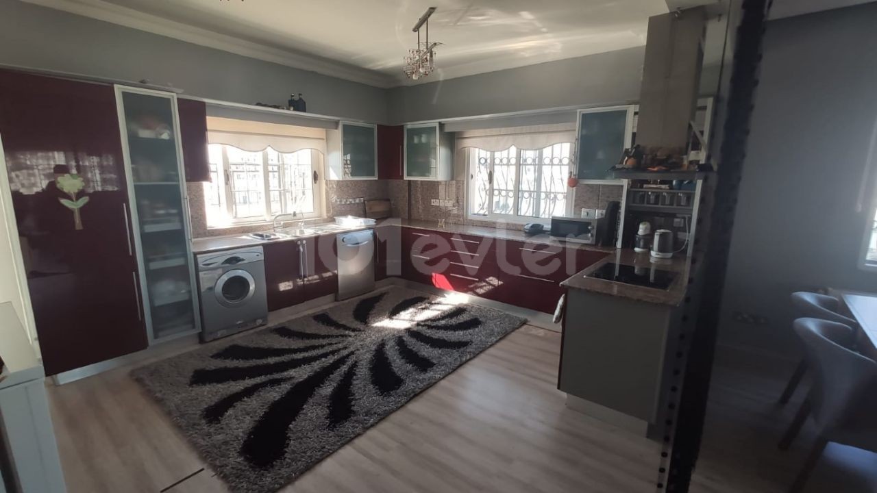 GAZİMAĞUSA MERKEZDE 3+1 SATILIK PENTHOUSE