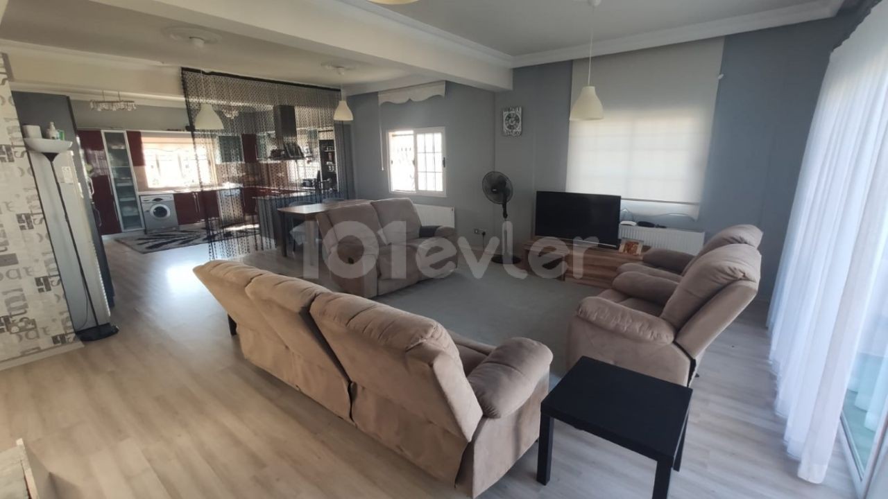 GAZİMAĞUSA MERKEZDE 3+1 SATILIK PENTHOUSE