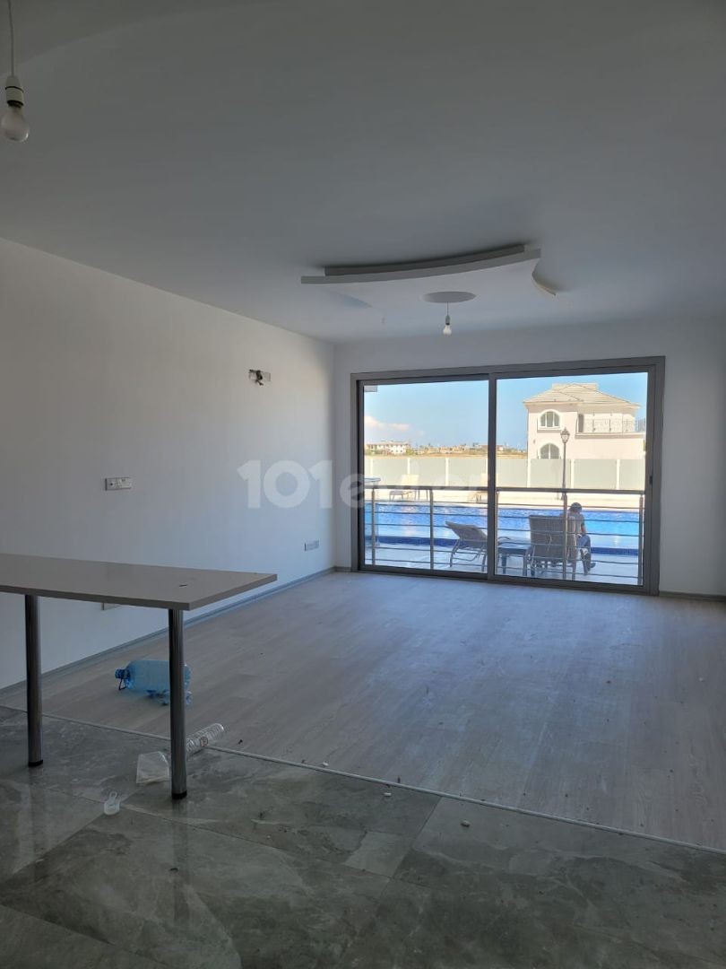 1+1 APARTMENT , GROUND FLOOR, LA FAMILIA ** 