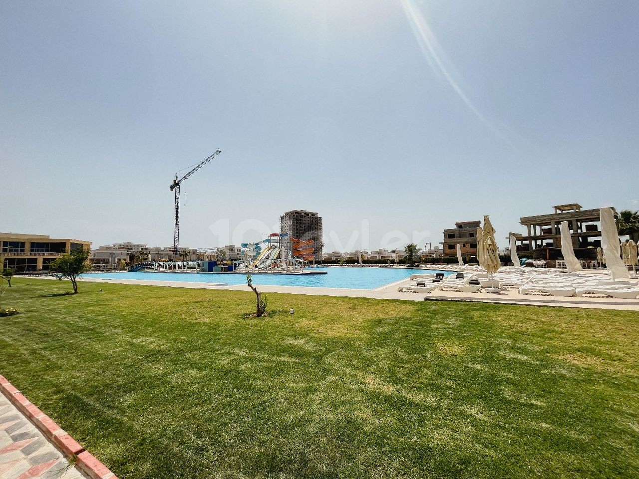 2+1 FLAT FOR SALE in EDELWEISS RESIDENCE by SARYAP İnşaat in Iskele Long Beach