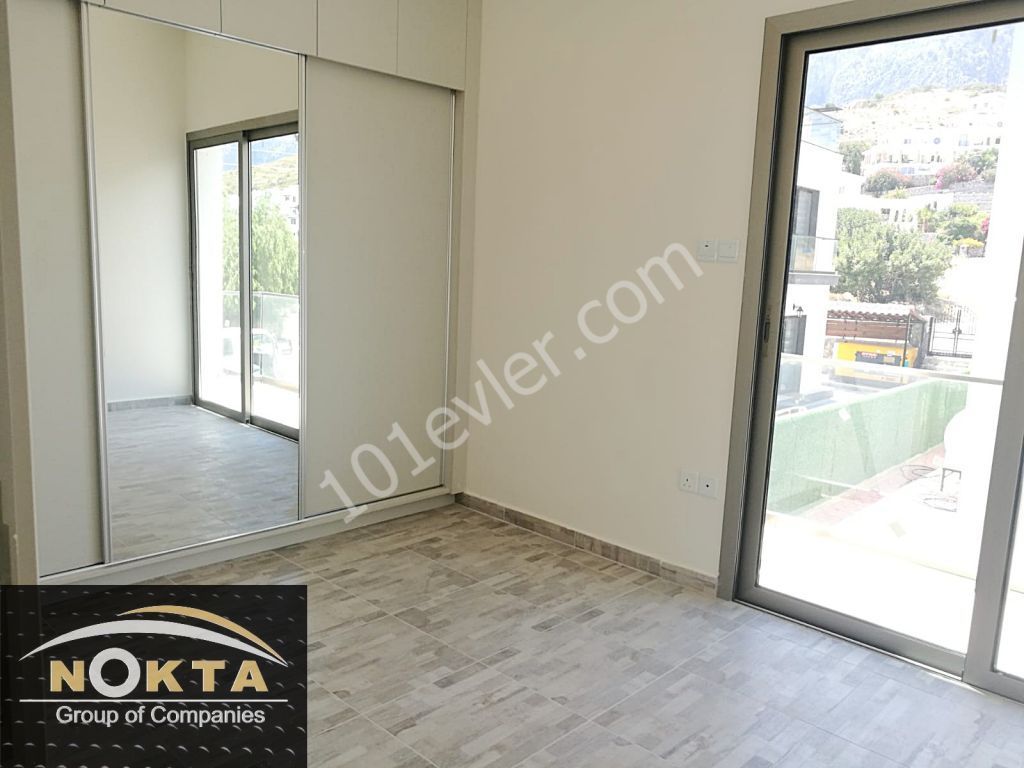 Girne Alsancak'ta Modern Dizayn Taşınmaya Hazır Lüks Villa