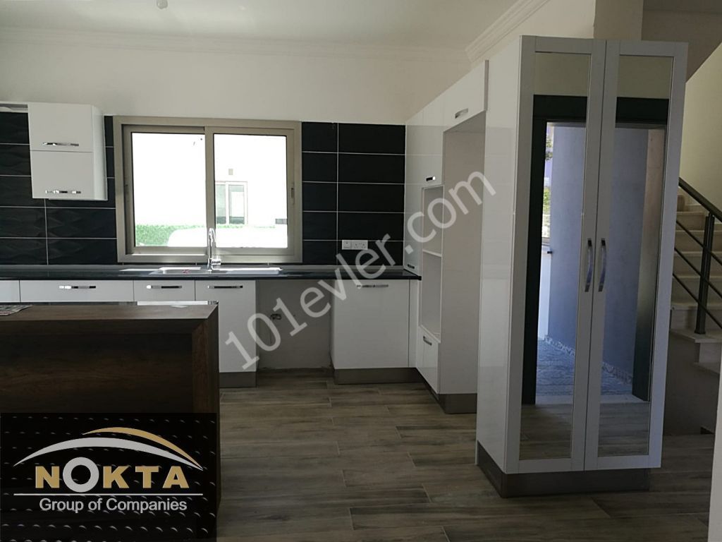 Girne Alsancak'ta Modern Dizayn Taşınmaya Hazır Lüks Villa