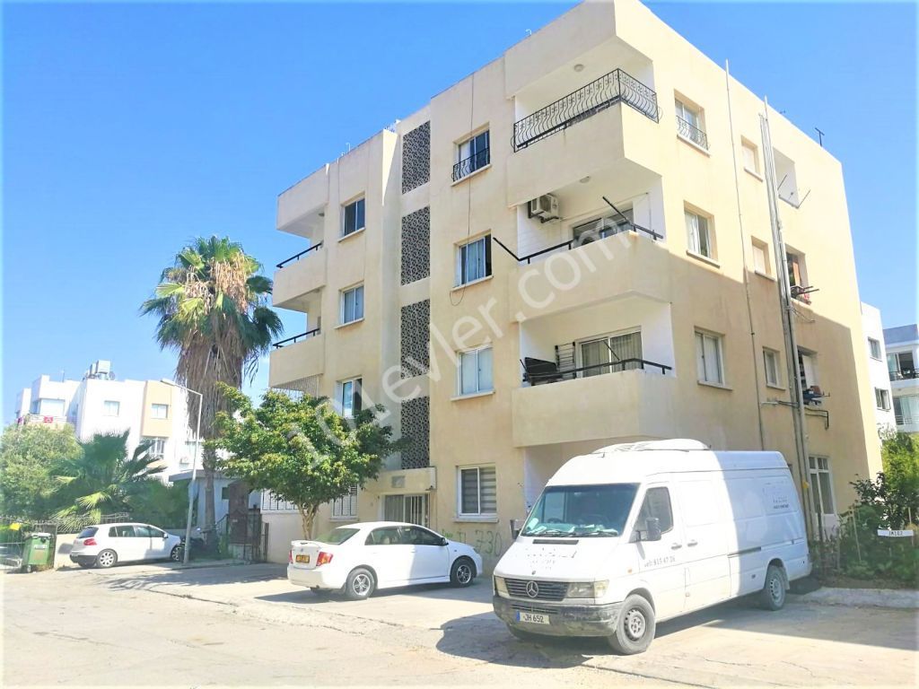 Girne merkezde satılık 3 yatak odalı daire