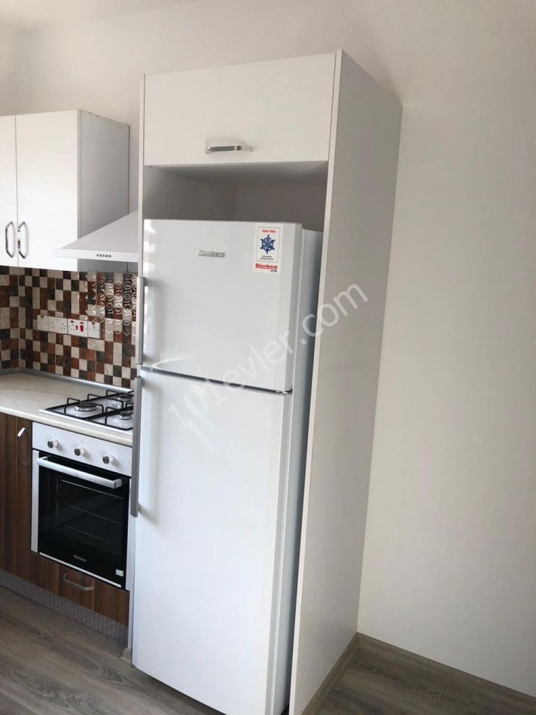 Girne merkezde yeni binada satılık 1+1 ful eşyalı daire.