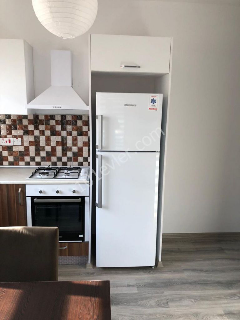 Girne merkezde yeni binada satılık 1+1 ful eşyalı daire.