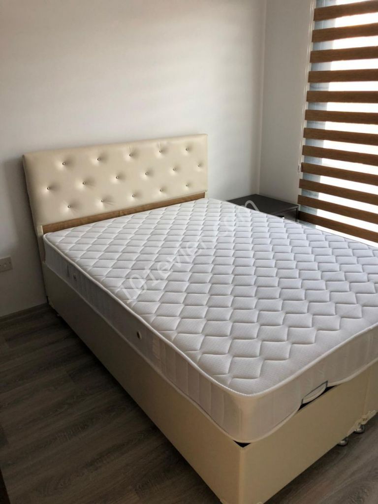 Girne merkezde yeni binada satılık 1+1 ful eşyalı daire.