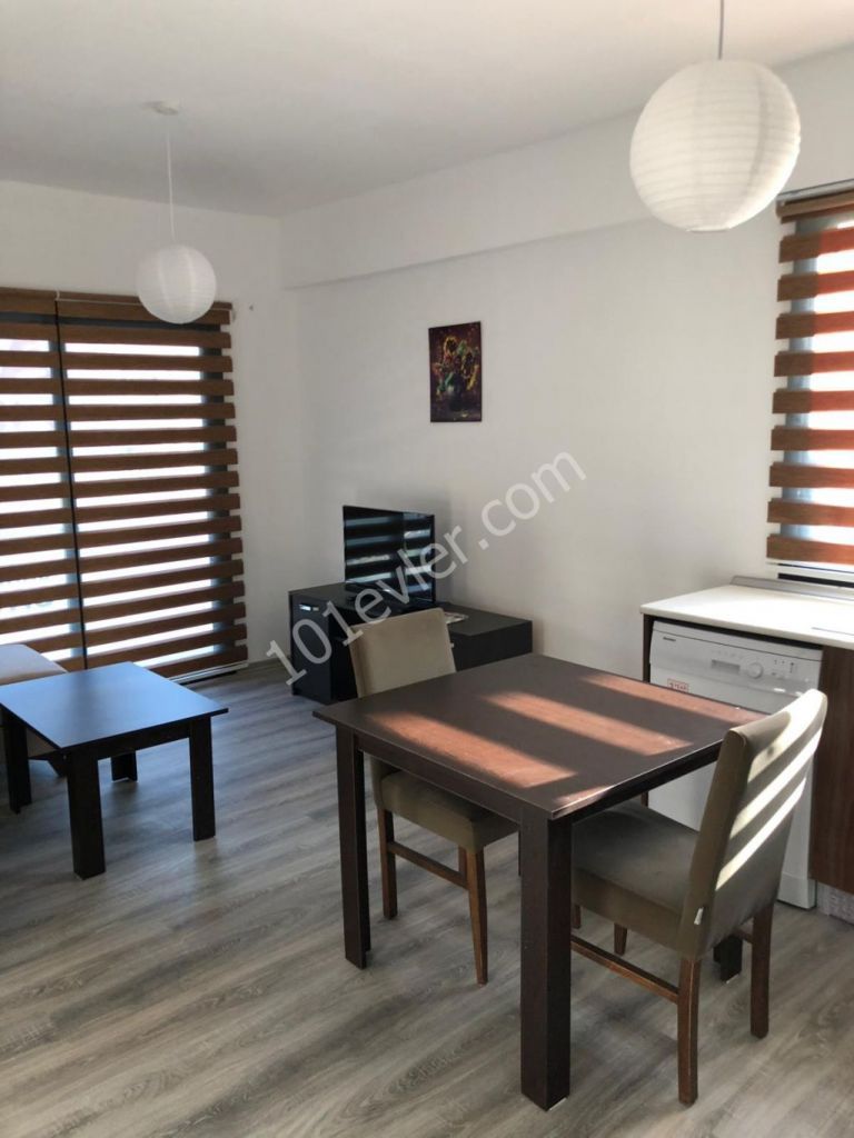 Girne merkezde yeni binada satılık 1+1 ful eşyalı daire.