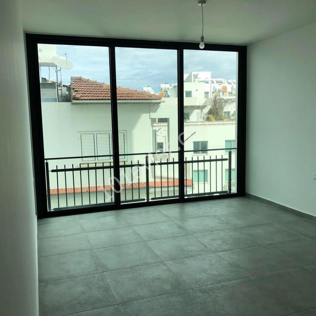 Girne merkezde satılık sıfır 1+1 daire