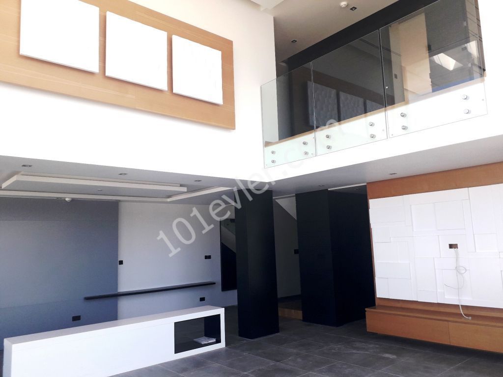 Girne merkezde satılık Lux Penthouse 