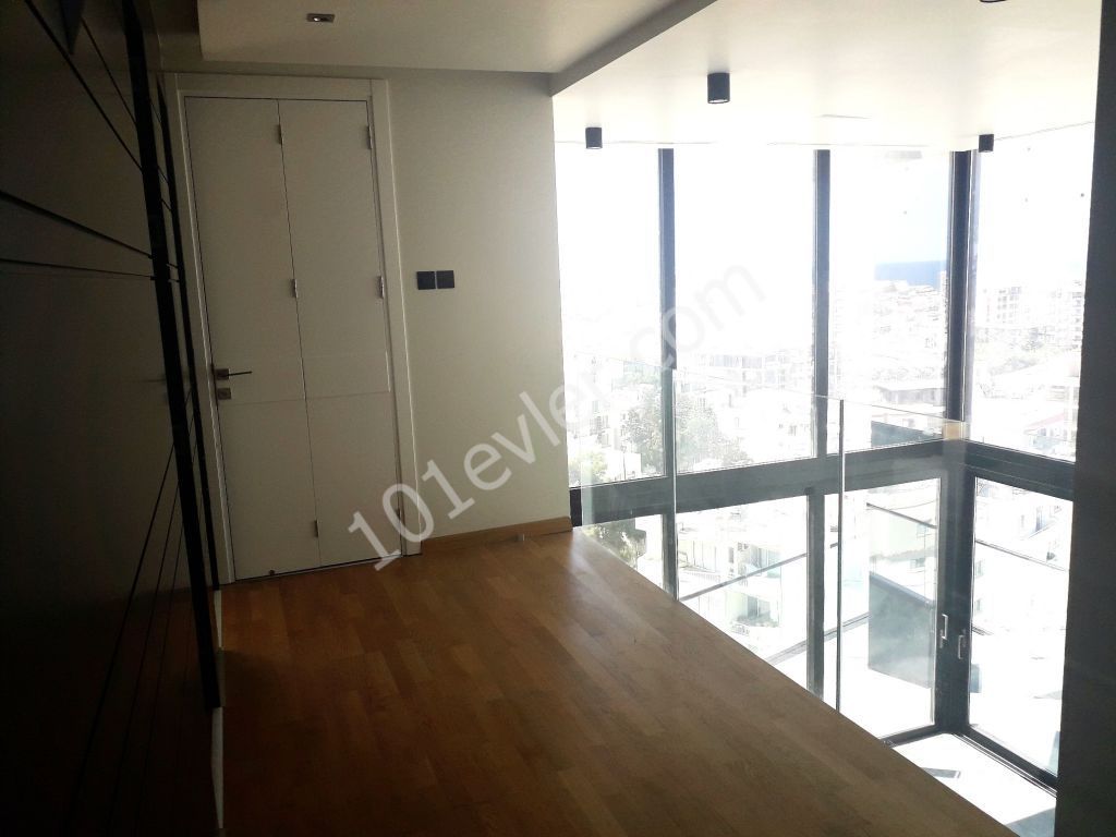 Girne merkezde satılık Lux Penthouse 