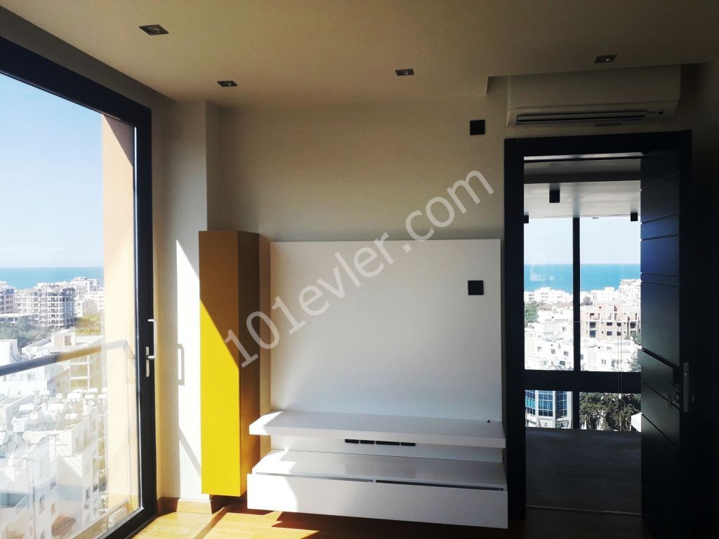 Girne merkezde satılık Lux Penthouse 