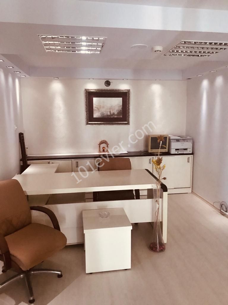 Girne'nin Tartışmasız EN LÜKS Ofisi Kiralıktır!