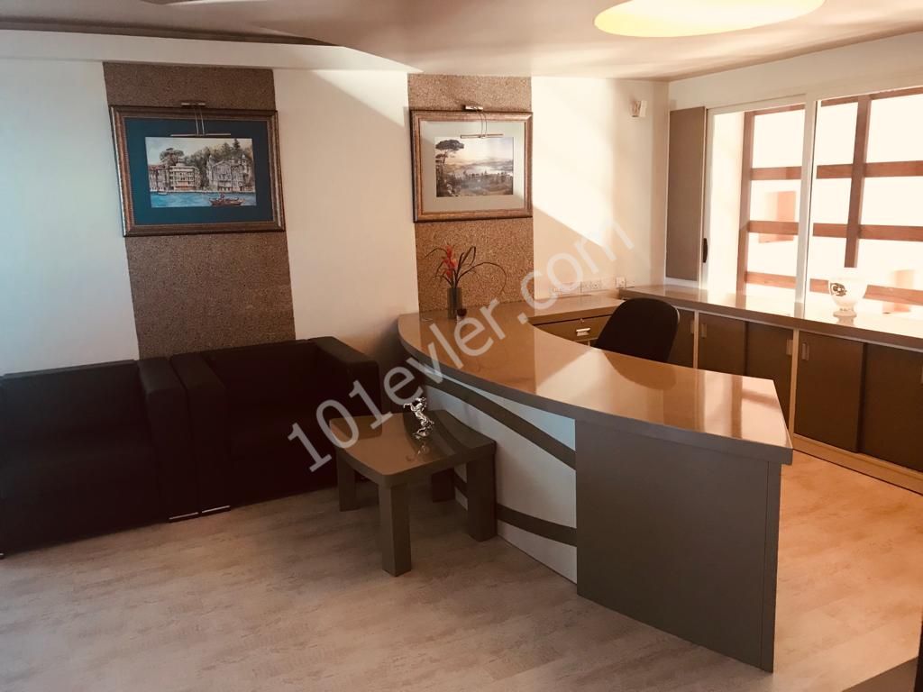 Girne'nin Tartışmasız EN LÜKS Ofisi Kiralıktır!