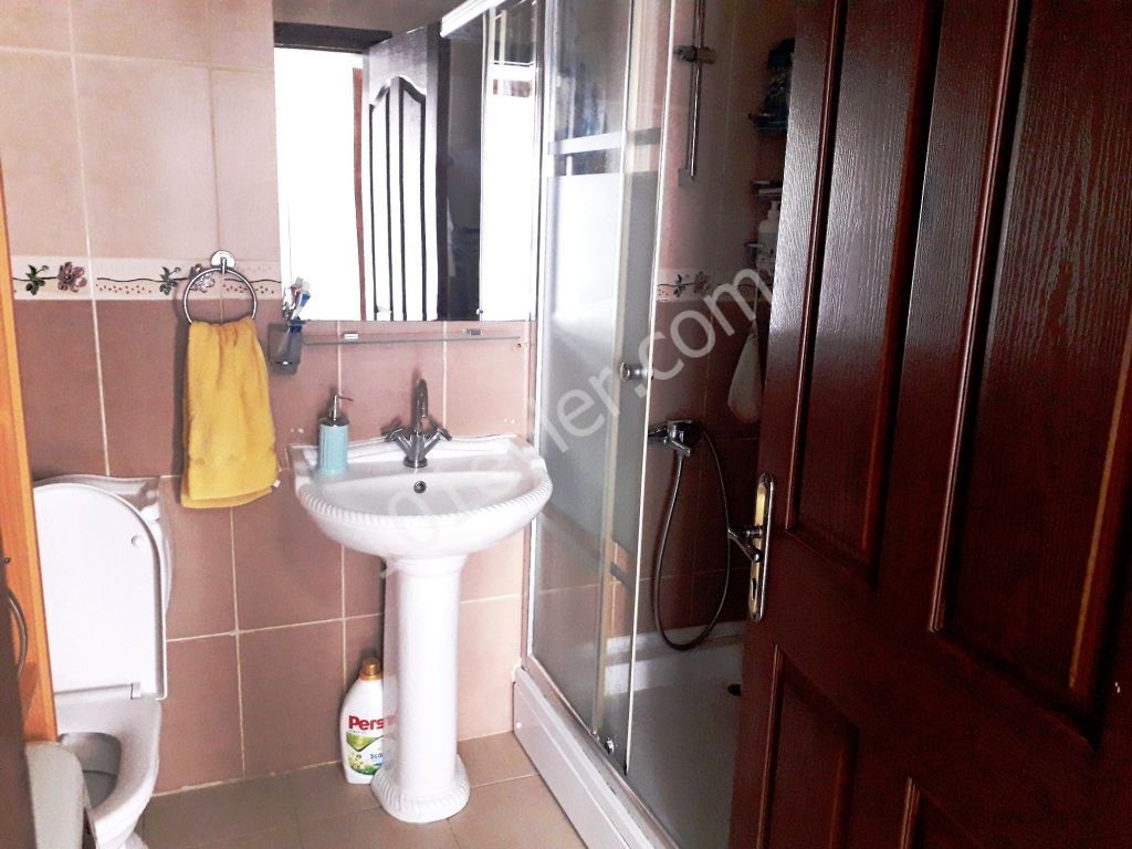 Flat For Sale in Yukarı Girne, Kyrenia