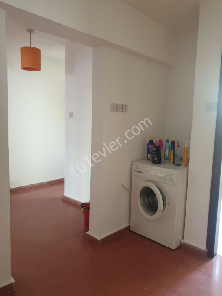 Girne merkezde 2+1 geniş daire kiralık