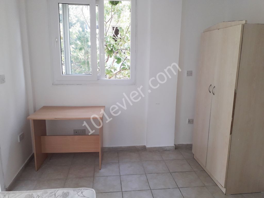 Gırne merkezde 2+1 eşyalı kiralık daire