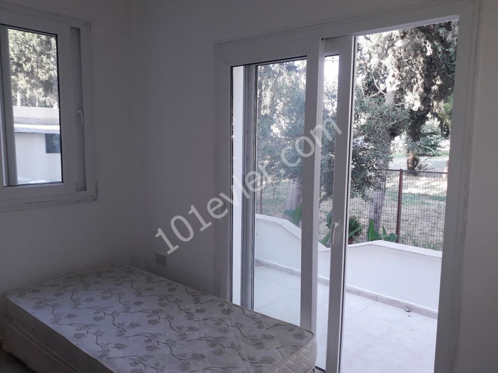 2+1 furneshed apartment for lon term rent in Girne center