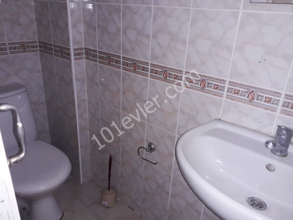 Girne merkezde 3+1 ful eşyalı kiralık daire