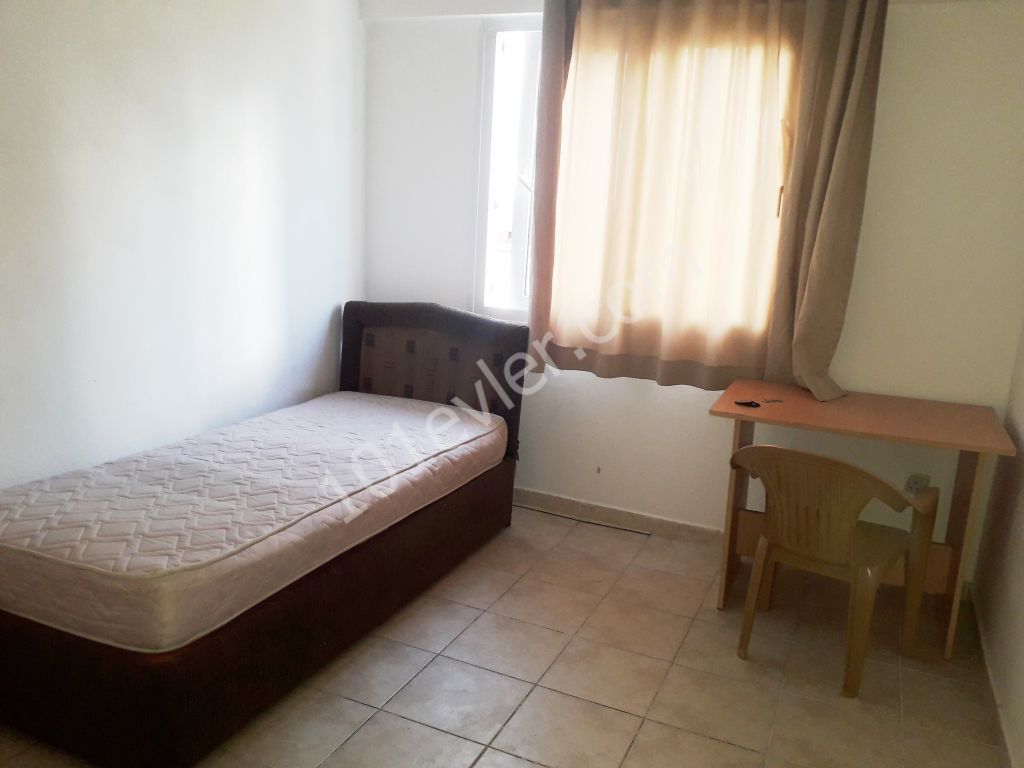 Girne merkezde 3+1 ful eşyalı kiralık daire