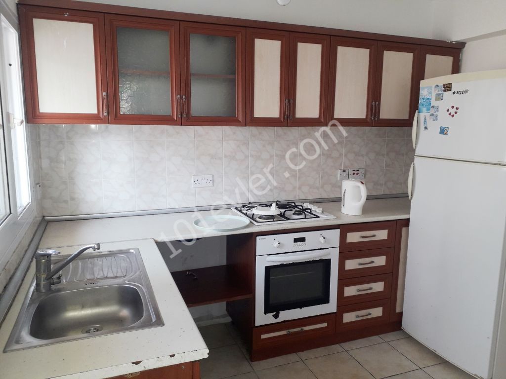 Girne merkezde 3+1 ful eşyalı kiralık daire