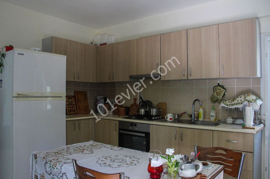 Three bedroom resale apartment in Alsancak 