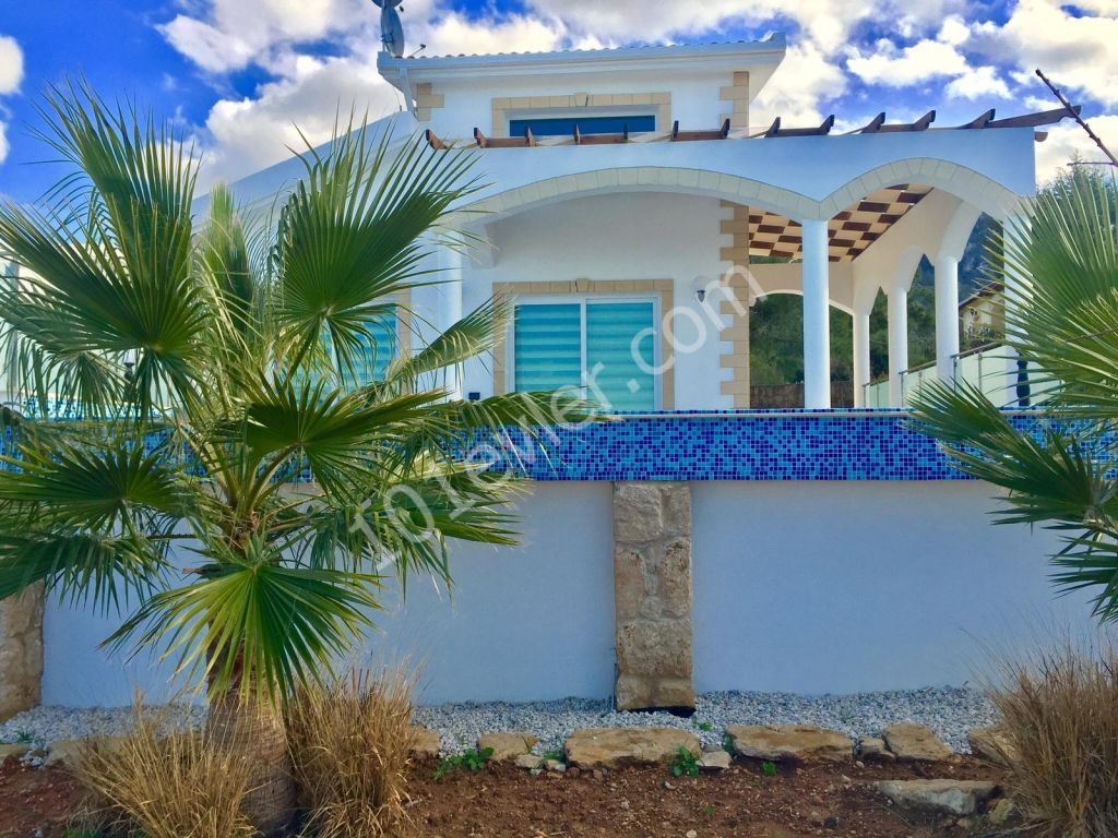 For sale 3 bed villas with amazinf sea views and fully furnished