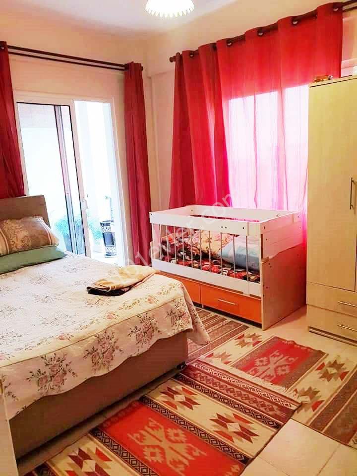 Alsancakta ana yolla yakin 1+1 kiralık  daire 