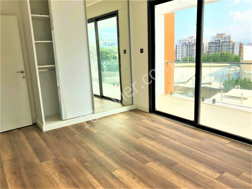 Kıbrıs/Girne merkezde satılık muhteşem 2+1 penthouse daire