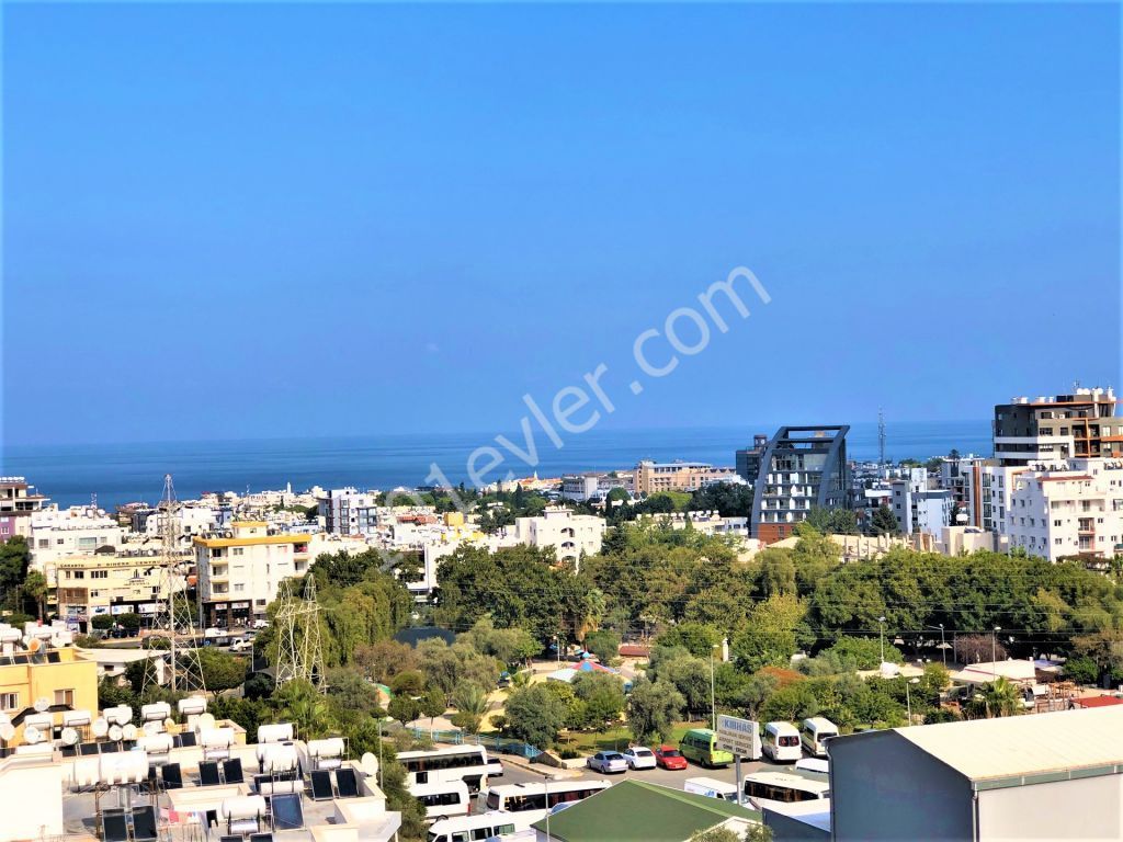 Kıbrıs/Girne merkezde satılık muhteşem 2+1 penthouse daire