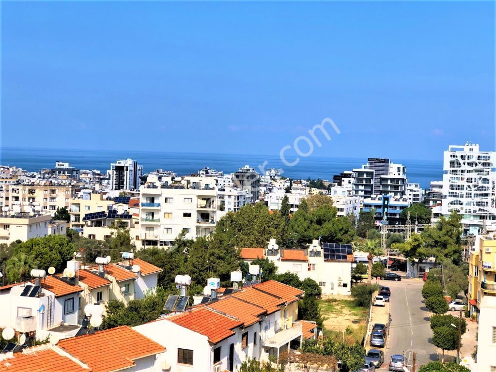 Kıbrıs/Girne merkezde satılık muhteşem 2+1 penthouse daire