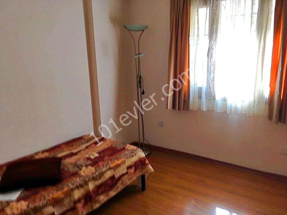 Girne merkezde temiz kiralık 3+1 daire